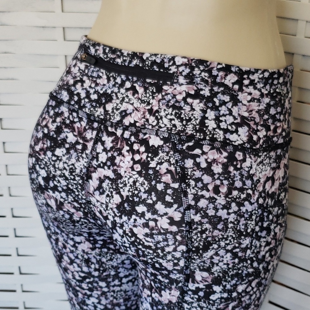 Lululemon Wunder Under Crop Black White Floral Print Womens Leggings Siz… - Picture 4 of 6